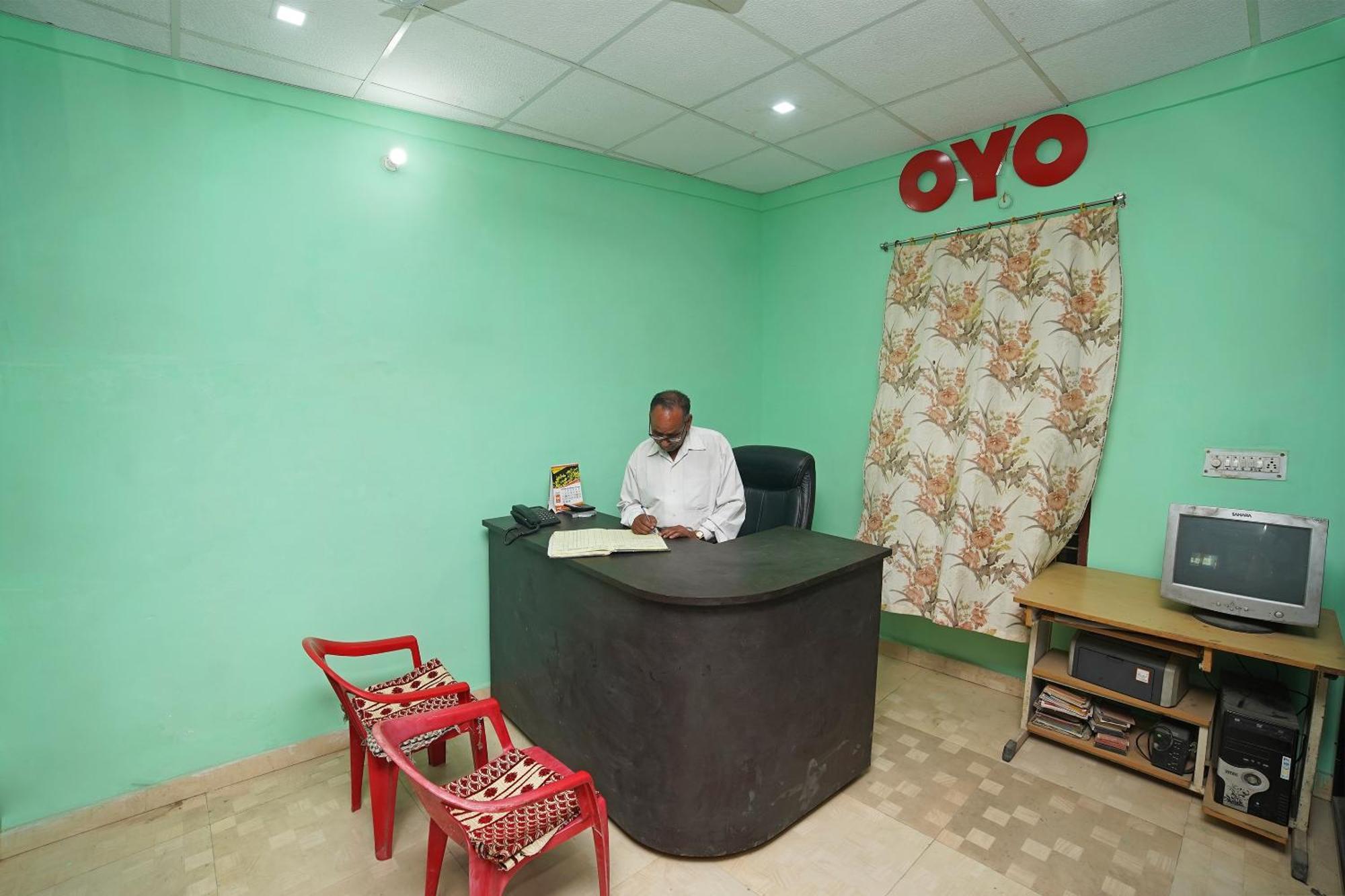 Hotel O Paras Guest House & Restaurant Haldwāni 외부 사진