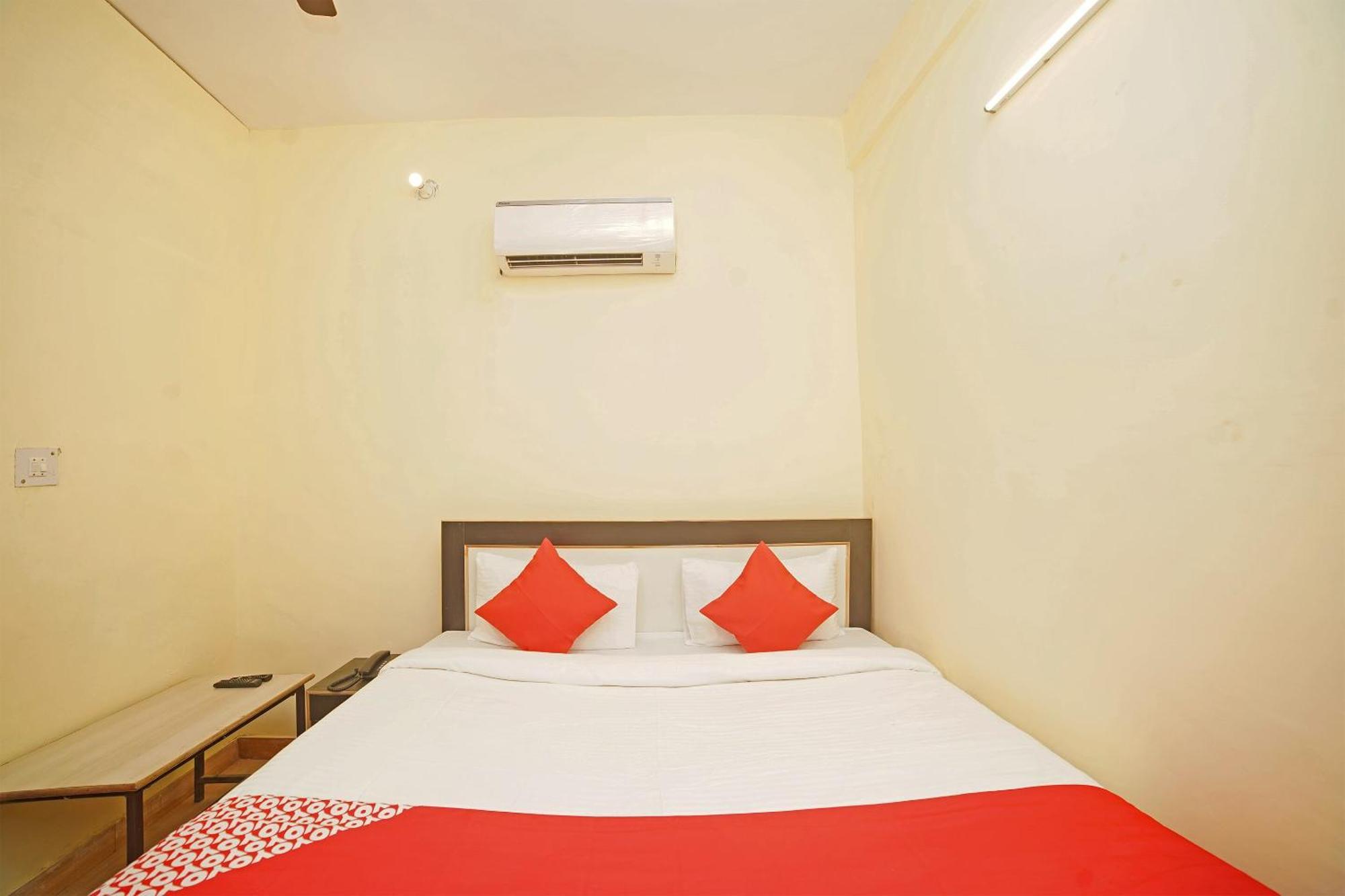 Hotel O Paras Guest House & Restaurant Haldwāni 외부 사진